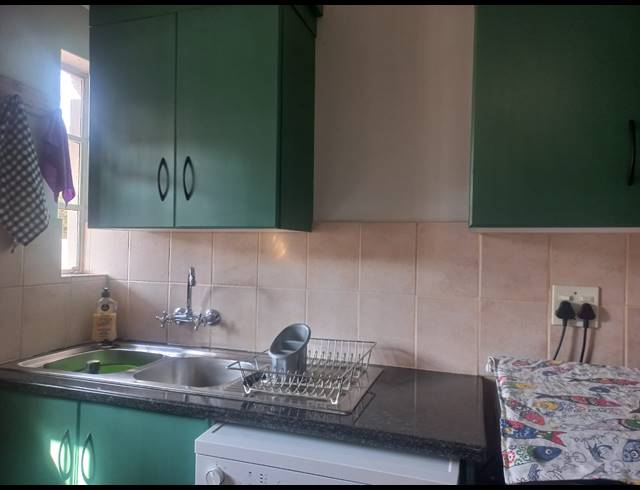 2 BEDROOM SECTIONAL TITLE TO LET IN HEIDELBERG CENTRAL